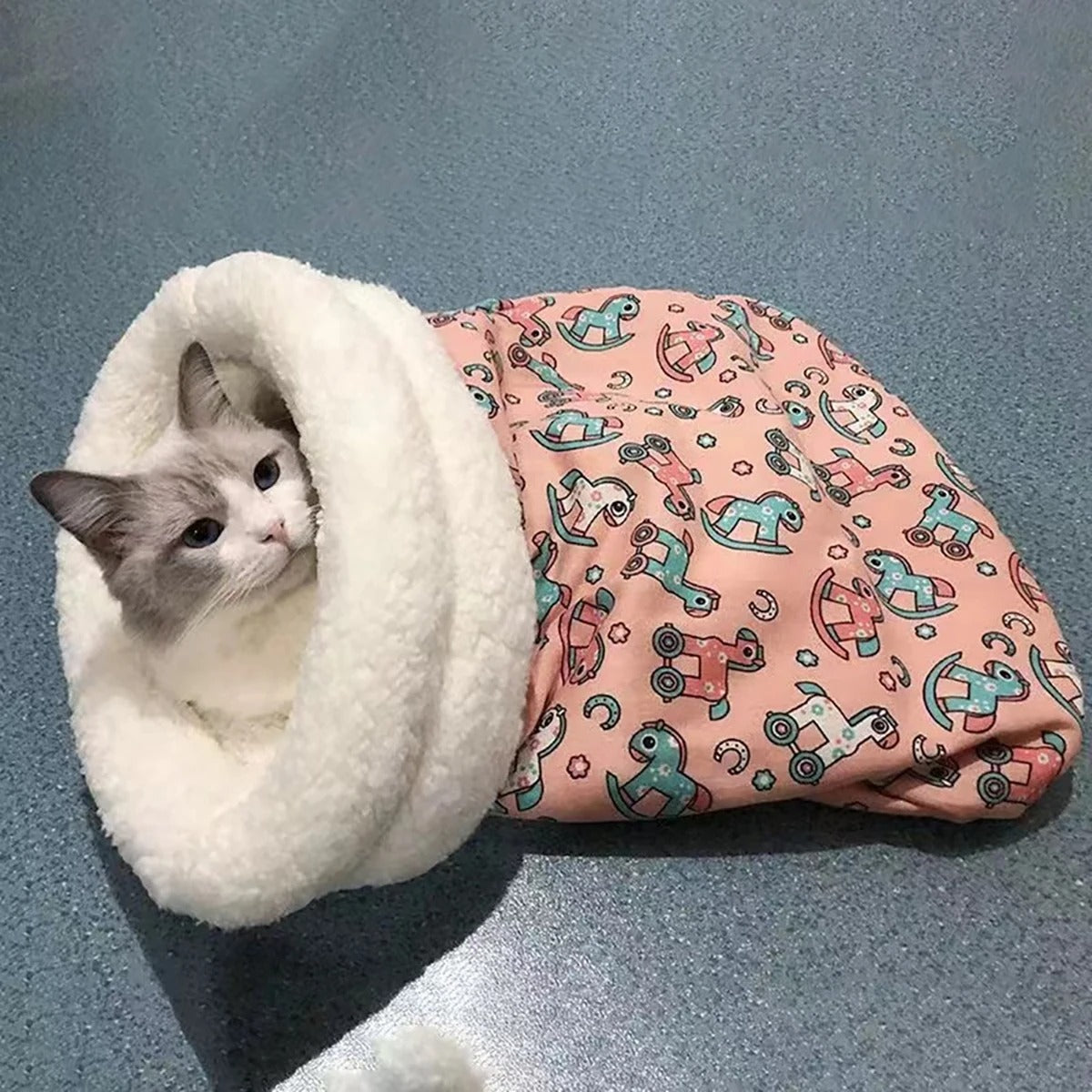 Warmer Katzenschlafsack